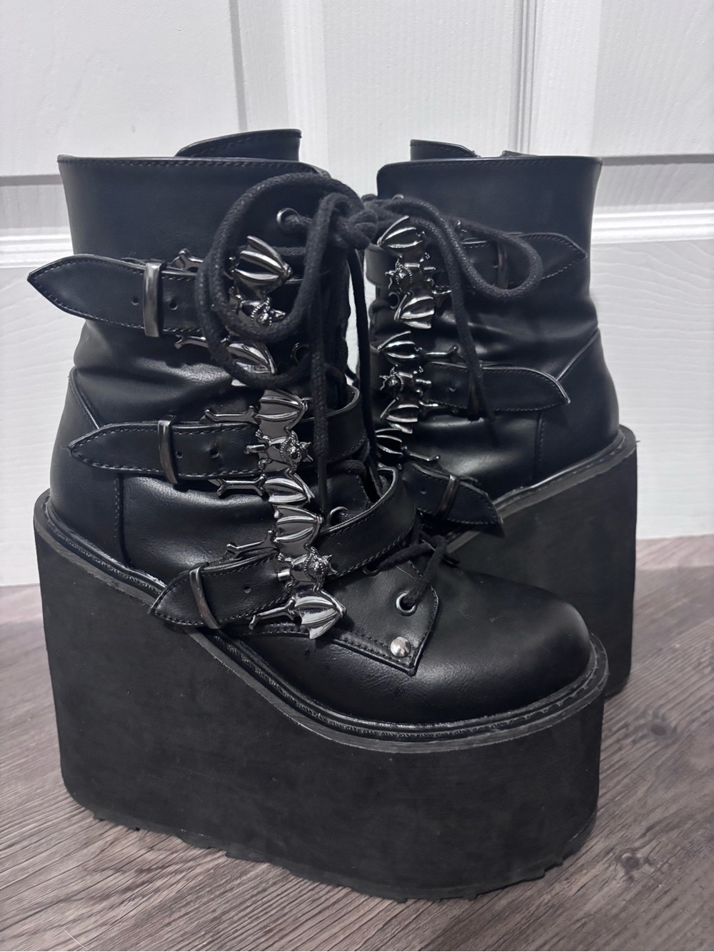Demonia Swing-103 Bat Buckle Platform Boots
